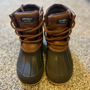 Boys size 10 sperry boots GUC only worn a few times
